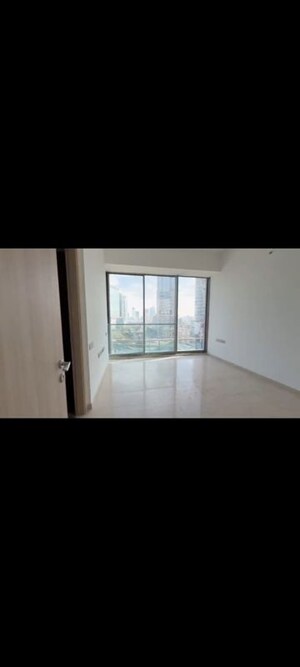 Room in 4 BHK Apartment at Rustomjee Crown, Prabhadevi – for Rent