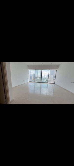 Room in 4 BHK Apartment at Rustomjee Crown, Prabhadevi – for Rent