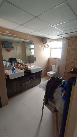 Bathroom in 4 BHK Apartment at Bestech Park View Grand Spa, Sector 81 – for Rent