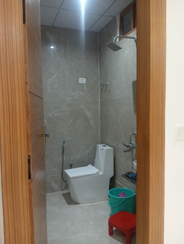 Bathroom, anant-dham-society 3 Bedroom 1050 Sq.Ft. Apartment In Sector 49 Noida 10490818