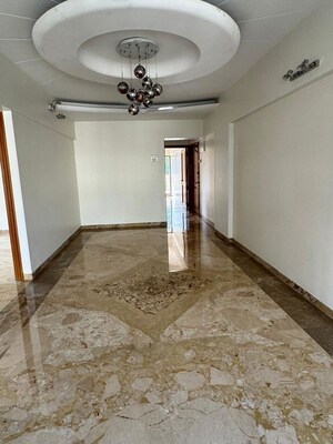 3 BHK Apartment For Rent in Olympia Apartment, Bandra West