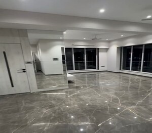 Living Room in 2.5 BHK Apartment at Dadar East – for Rent