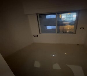 Bedroom in 2.5 BHK Apartment at Dadar East – for Rent