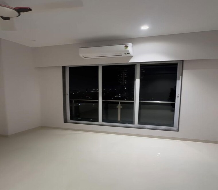 Room, dadar east 2.5 Bedroom 950 Sq.Ft. Apartment In Dadar East Mumbai 10490827