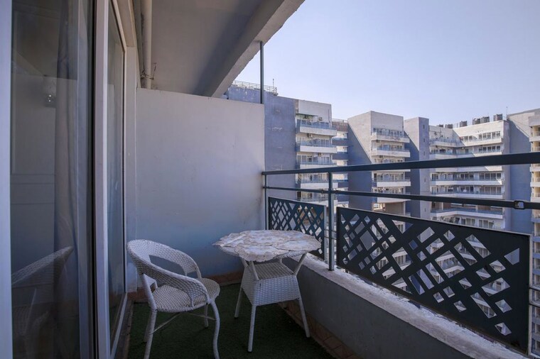Balcony, gaur-city-2 Studio 550 Sq.Ft. Apartment In Sector 16c Greater Noida Greater Noida 10490836