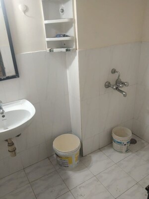 Bathroom in 1 BHK Apartment at Thane West – for Rent