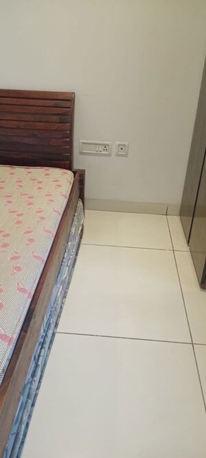 Room in 4 BHK Apartment at Hill Ridge Springs, Gachibowli – for Rent