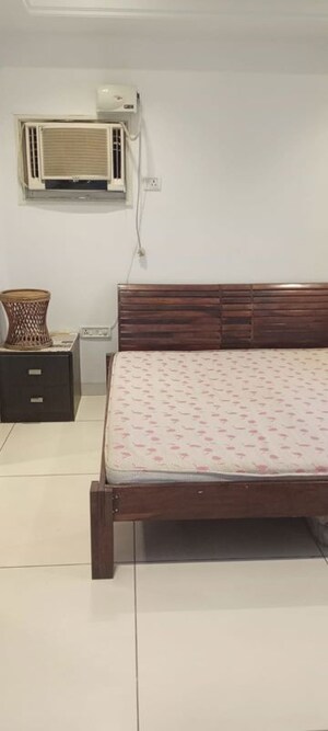 Room in 4 BHK Apartment at Hill Ridge Springs, Gachibowli – for Rent