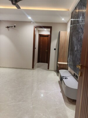 Room in 5 BHK Apartment at TDI The Retreat, Sector 89 – for Sale