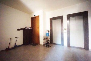 Room in 2 BHK Apartment at Vavol – for Sale