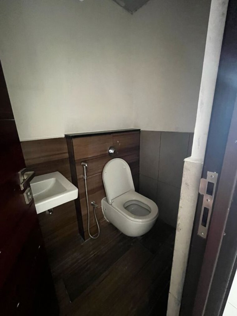Bathroom, trendset-jayabheri-elevate 3 Bedroom 2215 Sq.Ft. Apartment In Madhapur Hyderabad 10490938