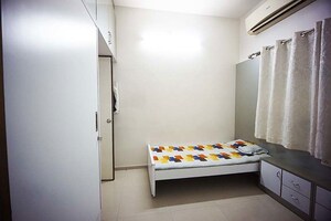 Furnished Amenities in 5 BHK Independent House at Kankaria – for Sale