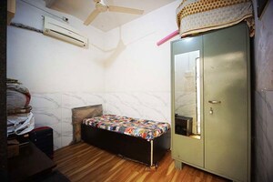 Bedroom in 5 BHK Independent House at Kankaria – for Sale