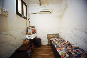 Bedroom in 5 BHK Independent House at Kankaria – for Sale