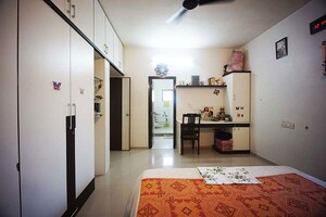 Bedroom in 5 BHK Independent House at Kankaria – for Sale
