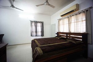 Bedroom in 5 BHK Independent House at Kankaria – for Sale