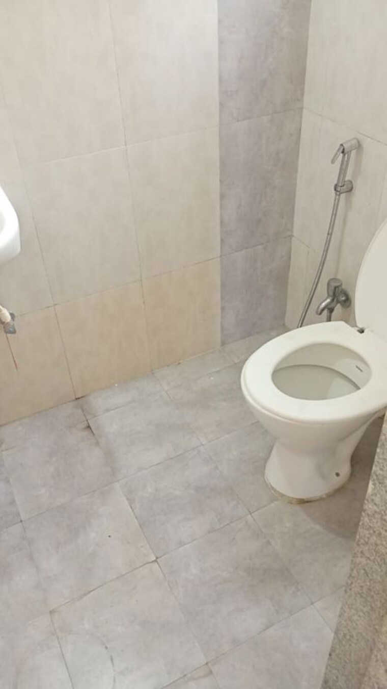 Bathroom, dreams-rakshak 3 Bedroom 1020 Sq.Ft. Apartment In Wagholi Pune 10490917