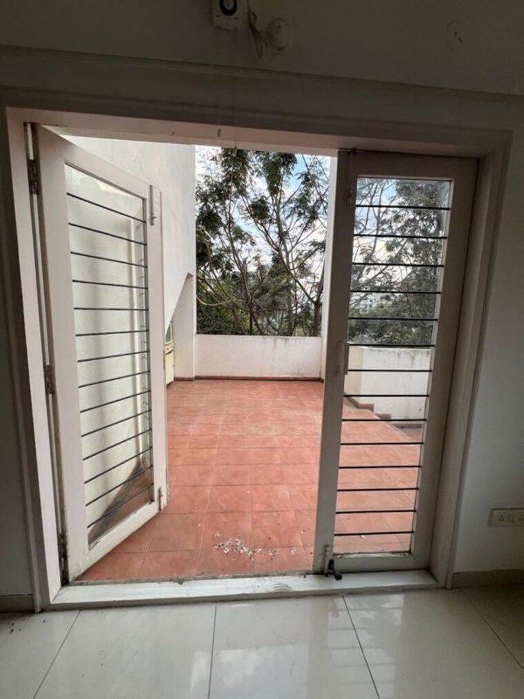Balcony, gr-shantinivas 4 Bedroom 3100 Sq.Ft. Apartment In Singasandra Bangalore 10491001