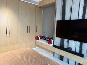 Furnished Amenities in 3 BHK Apartment at Resham Tower, Bandra West – for Rent