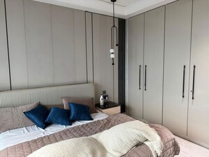 Bedroom in 3 BHK Apartment at Resham Tower, Bandra West – for Rent