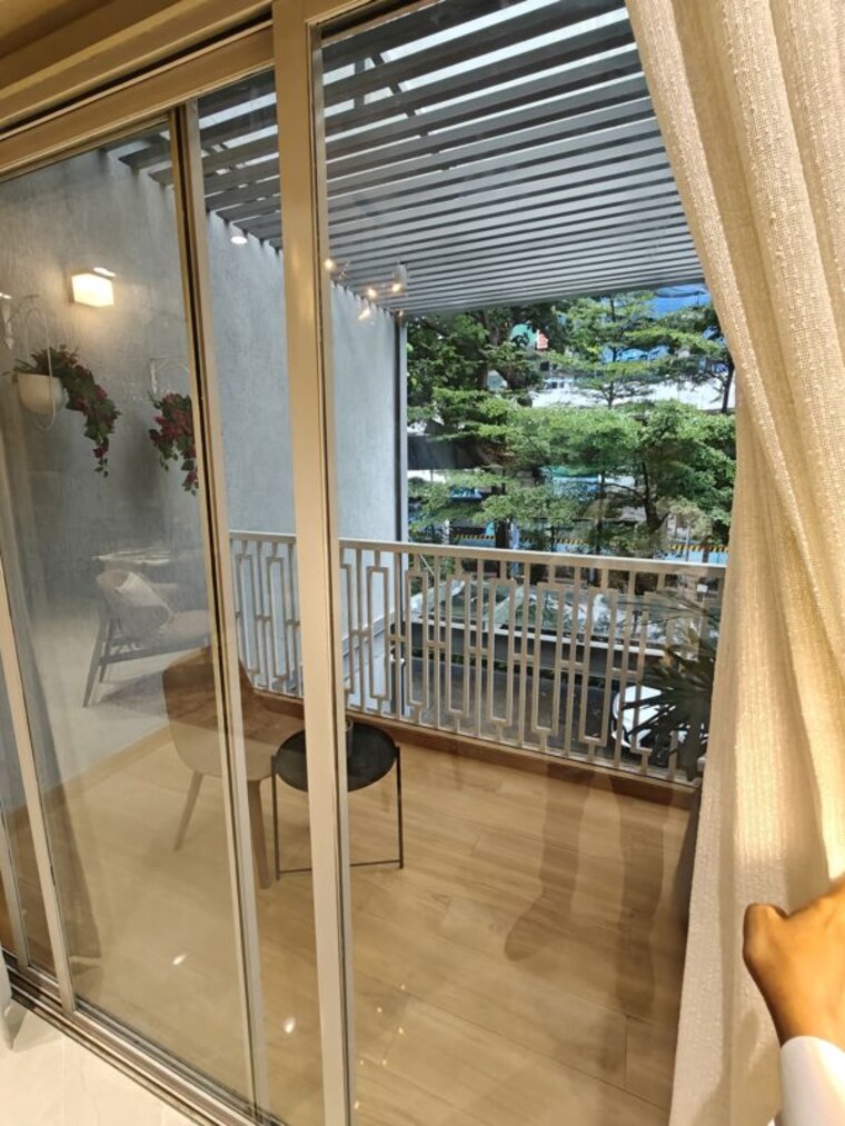 Balcony, shapoorji-pallonji-the-canvas-residences 2 Bedroom 626 Sq.Ft. Apartment In Sewri Mumbai 10491054