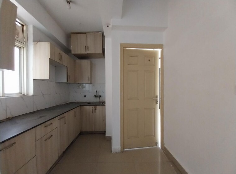 Bathroom, supertech-34-pavilion 2 Bedroom 930 Sq.Ft. Apartment In Sector 34 Noida 10491067
