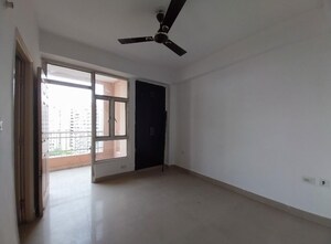 Room in 2 BHK Apartment at Supertech 34 Pavilion, Sector 34 – for Sale