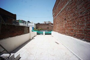 Balcony in 2 BHK Independent House at Krishna Nagar – for Sale