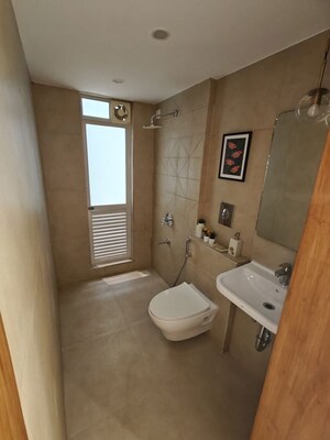 Bathroom in 2.5 BHK Apartment at Shapoorji Pallonji The Canvas Residences, Sewri – for Sale