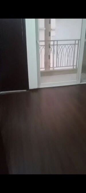 Room in  Apartment at Mahagun My Woods, Sector 16c Greater Noida – for Rent