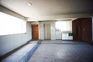 Room in 2 BHK Apartment at Vaishnodevi Circle – for Sale