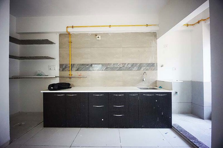 Kitchen, vaishnodevi circle 2 Bedroom 128 Sq.Yd. Apartment In Vaishnodevi Circle Ahmedabad 10491128