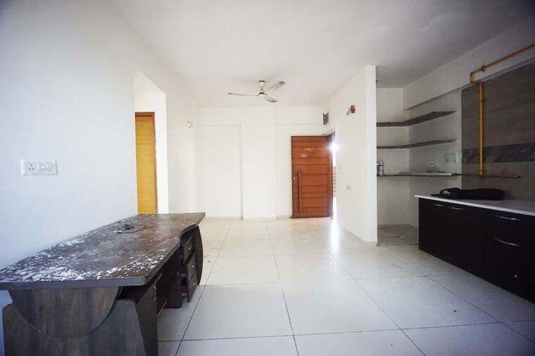 Living Room, vaishnodevi circle 2 Bedroom 128 Sq.Yd. Apartment In Vaishnodevi Circle Ahmedabad 10491128