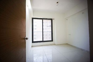 Room in 2 BHK Apartment at Vaishnodevi Circle – for Sale