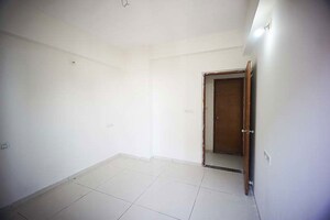 Room in 2 BHK Apartment at Vaishnodevi Circle – for Sale