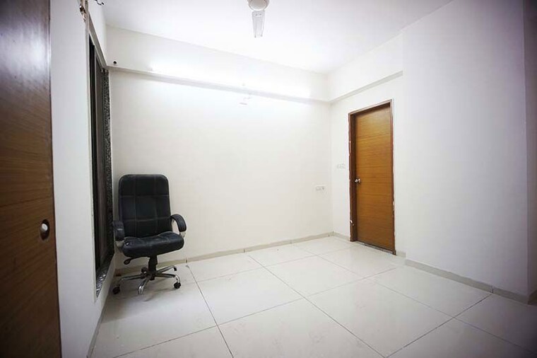 Bathroom, vaishnodevi circle 2 Bedroom 128 Sq.Yd. Apartment In Vaishnodevi Circle Ahmedabad 10491128