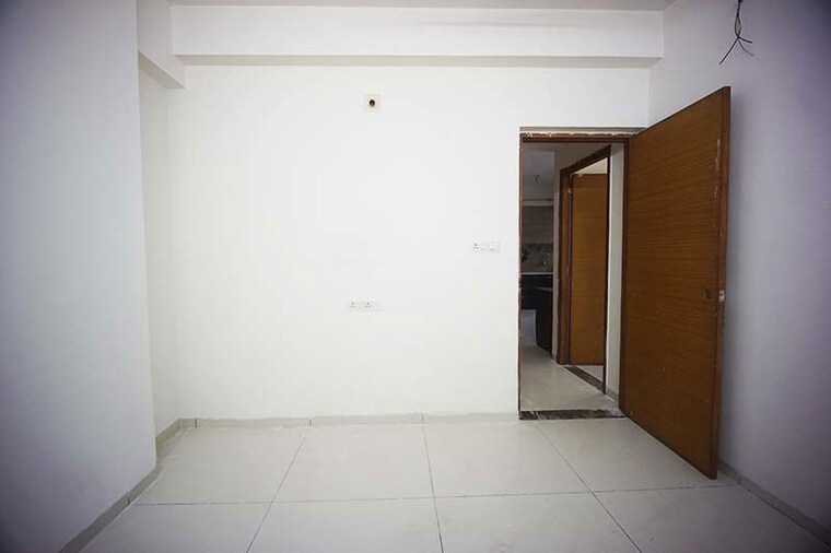 Room, vaishnodevi circle 2 Bedroom 128 Sq.Yd. Apartment In Vaishnodevi Circle Ahmedabad 10491128