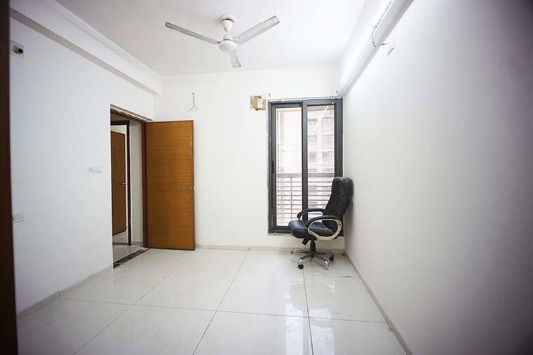 undefined, vaishnodevi circle 2 Bedroom 128 Sq.Yd. Apartment In Vaishnodevi Circle Ahmedabad 10491128