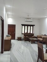 3 BHK + Servant Room 2000 Sq.Ft. Builder Floor in Defence Colony