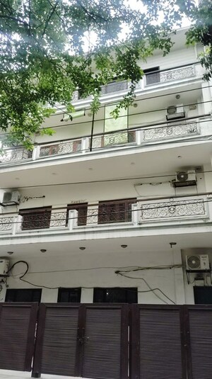 3 BHK Builder Floor – Exterior View View at Defence Colony - for Rent