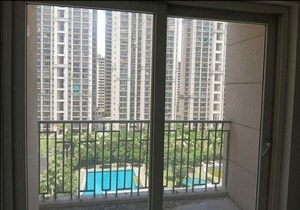Room in 3 BHK Apartment at ATS Dolce, Zeta I Greater Noida – for Sale