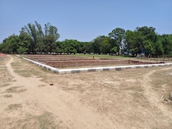 Plot For Sale in Jankipuram Vistar