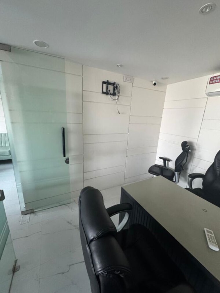 Team Area, makarba Commercial Office Space 670 Sq.Ft. In Makarba Ahmedabad 10491164