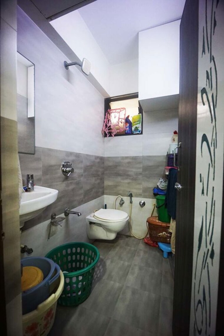 Bathroom, ghatlodia 2 Bedroom 130 Sq.Yd. Apartment In Ghatlodia Ahmedabad 10491191