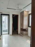 3 BHK + Servant Room 125 Sq.Yd. Builder Floor in New Rajinder Nagar