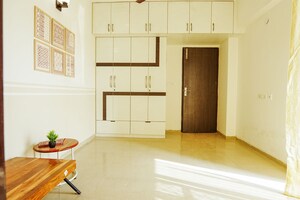 Room in 3 BHK Apartment at Nirala World Estate I, Tech Zone 4 Greater Noida – for Sale