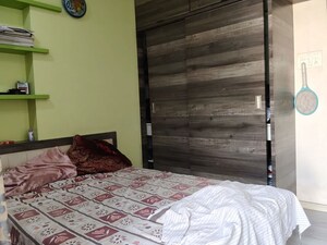 Bedroom in 2 BHK Apartment at Vaibhav Paradise, Santacruz East – for Rent