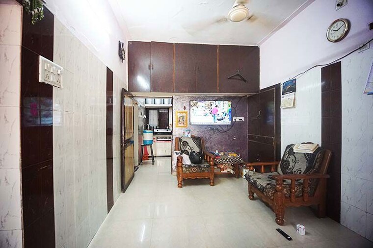 Living Room, ellisbridge 4 Bedroom 80 Sq.Yd. Independent House In Ellisbridge Ahmedabad 10491211