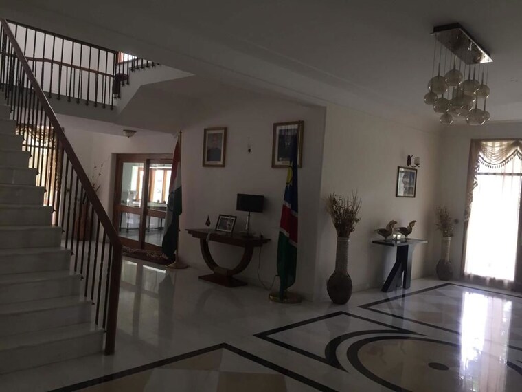 Living Room, emaar-the-palm-spring-villas 5 Bedroom 360 Sq.Yd. Villa In Sector 54 Gurgaon 10491254