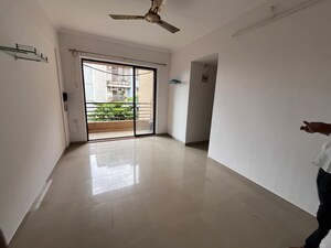 Room in 1 BHK Apartment at Puranik Hometown, Ghodbunder Road – for Rent